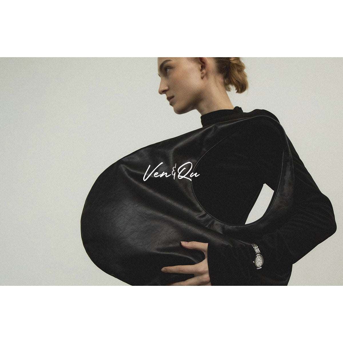 Geanta de umar Pebble - Neagra