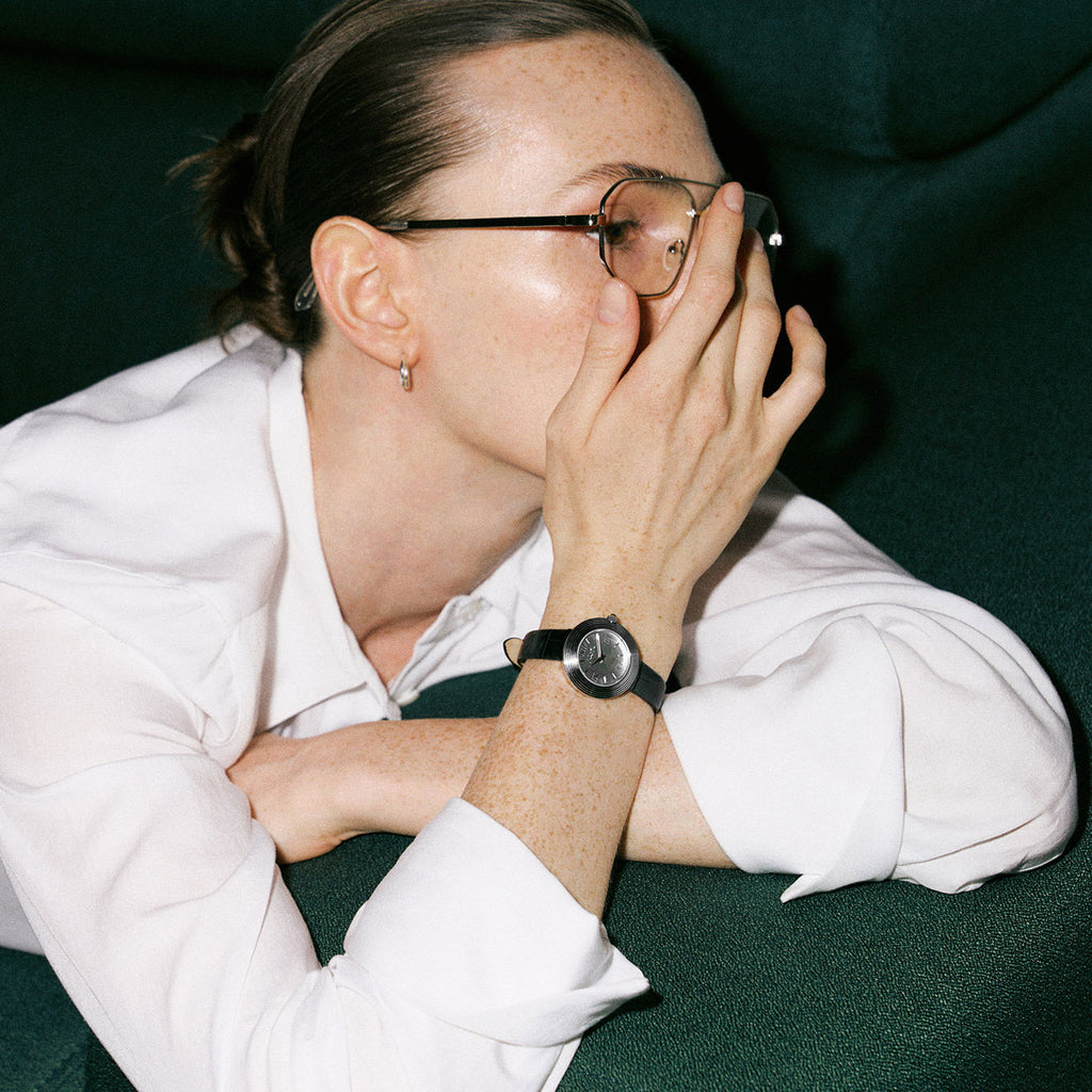 Volante Atelier-Ασημί (Μαύρο δέρμα)