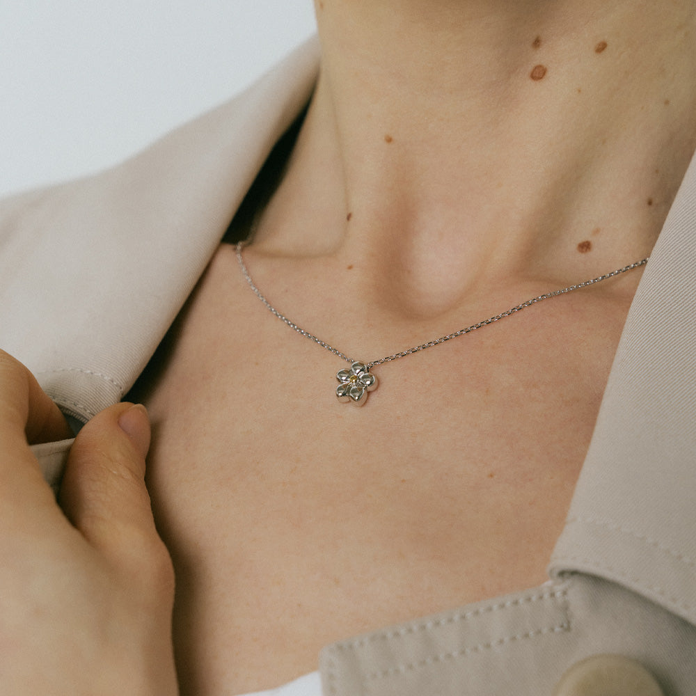 [925 sølv] 1902. Blomstrende halskjede (18K)