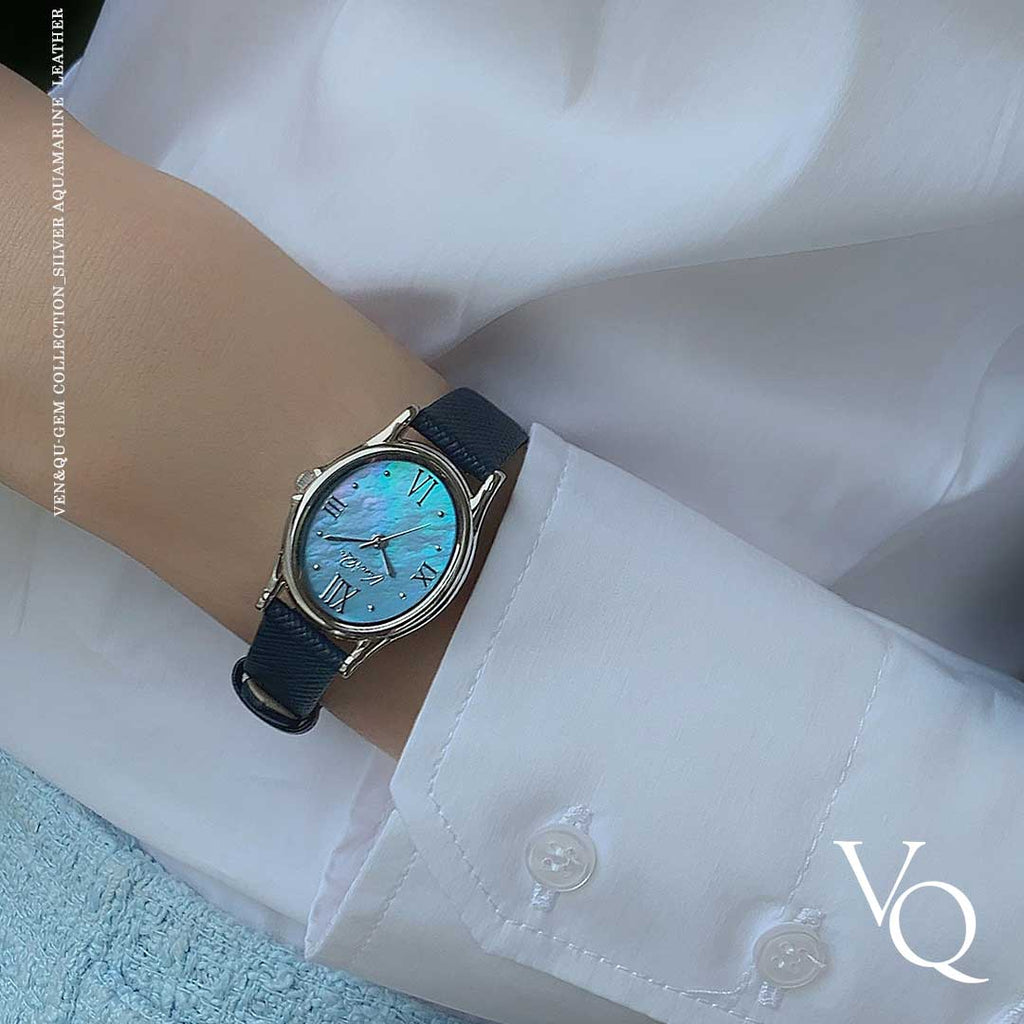 Gem-sølv/akvamarin (Navy Saffiano-skinn)